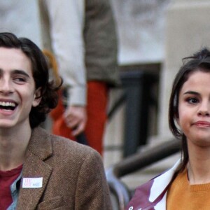 Selena Gomez et Timothée Chamalet sur le tournage du nouveau film de Woddy Allen à New York, le 4 octobre 2017.