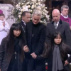 Laeticia Hallyday, Jade et Joy devant le cercueil de Johnny Hallyday à Paris, le 9 décembre 2017.