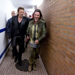Exclusif - Florent Pagny et Johnny Hallyday en duo lors du "Born Rocker Tour" à l'AccorHotels Arena (ex-Bercy) à Paris, le 15 juin 2013.