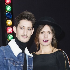 Pierre Niney et sa compagne Natasha Andrews - Photocall du défilé de mode Dior Homme Automne-Hiver 2018-2019 au Grand Palais à Paris, le 20 janvier 2018. © Olivier Borde/Bestimage