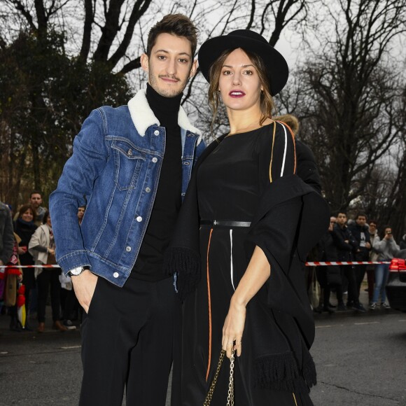 Pierre Niney et sa compagne Natasha Andrews - Arrivée des people au défilé de mode Dior Homme Automne-Hiver 2018-2019 à Paris, le 20 janvier 2018. © Pierre Perusseau/Bestimage