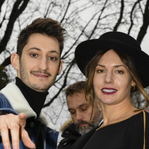 Pierre Niney et sa compagne Natasha Andrews - Arrivée des people au défilé de mode Dior Homme Automne-Hiver 2018-2019 à Paris, le 20 janvier 2018. © Pierre Perusseau/Bestimage