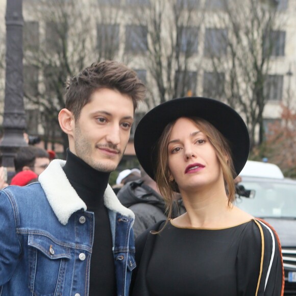 Pierre Niney et sa compagne Natasha Andrews - Arrivée des people au défilé de mode Dior Homme Automne-Hiver 2018-2019 à Paris, le 20 janvier 2018. © CVS/Veeren/Bestimage