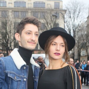 Pierre Niney et sa compagne Natasha Andrews - Arrivée des people au défilé de mode Dior Homme Automne-Hiver 2018-2019 à Paris, le 20 janvier 2018. © CVS/Veeren/Bestimage