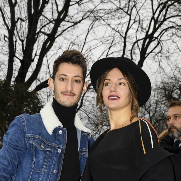 Pierre Niney et sa compagne Natasha Andrews - Arrivée des people au défilé de mode Dior Homme Automne-Hiver 2018-2019 à Paris, le 20 janvier 2018. © Pierre Perusseau/Bestimage