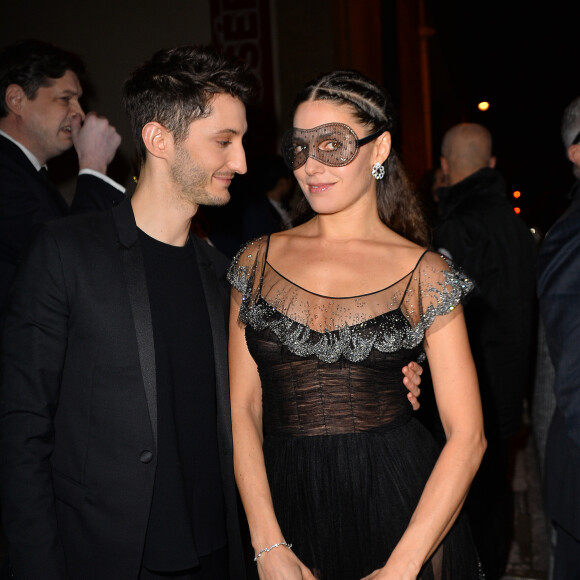 Exclusif - Pierre Niney et sa compagne Natasha Andrews au "Le Bal Surréaliste" Dior au Musée Rodin lors de la Fashion Week haute couture printemps-été 2018 à Paris, le 22 janvier 2018. © CVS-Veeren/Bestimage