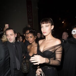 Bella Hadid au "Le Bal Surréaliste" Dior au Musée Rodin lors de la Fashion Week haute couture printemps-été 2018 à Paris, le 22 janvier 2018.