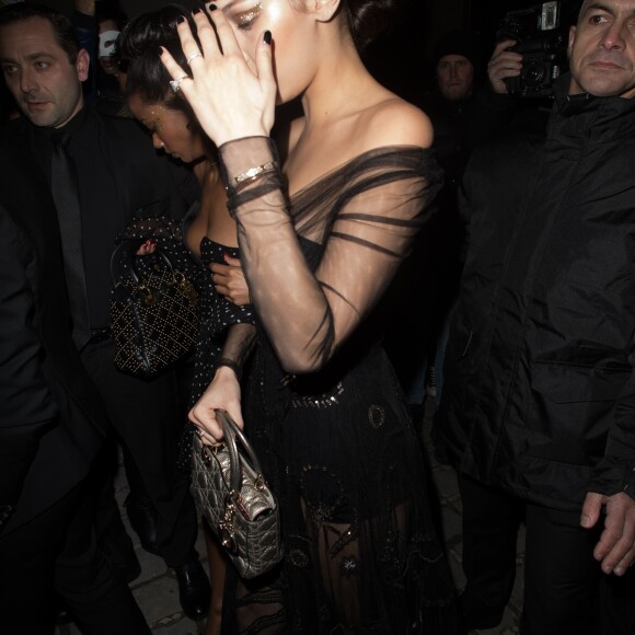 Bella Hadid au "Le Bal Surréaliste" Dior au Musée Rodin lors de la Fashion Week haute couture printemps-été 2018 à Paris, le 22 janvier 2018.