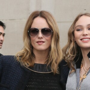 Vanessa Paradis et sa fille Lily-Rose Depp - Arrivées au défilé de mode prêt-à-porter automne-hiver 2017/2018 "Chanel" au Grand Palais à Paris. Le 7 mars 2017 © CVS-Veeren / Bestimage