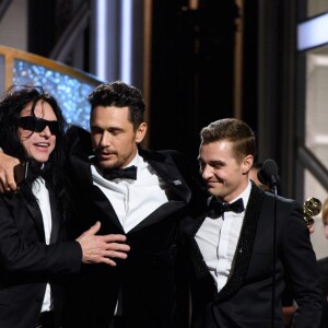 James Franco reçoit le Golden Globe du meilleur acteur dans une comédie à Los Angeles, le 7 janvier 2018.