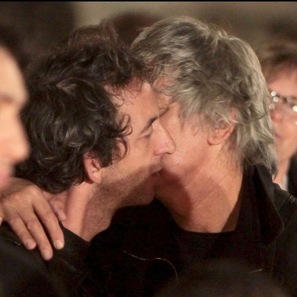 Arthu H et son père Jacques Higelin à Paris, le 6 octobre 2009.