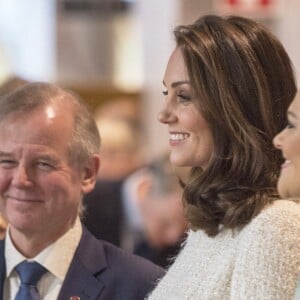 Kate Catherine Middleton (enceinte), duchesse de Cambridge, la princesse Victoria de Suède, en visite à l'Institut Karolinska à Stockholm. Le 31 janvier 2018  The Duchess of Cambridge, accompanied by Crown Princess Victoria, visits the Karolinska Institute in Stockholm to hear about Sweden's approach to managing mental health challenges.31/01/2018 - Stockholm