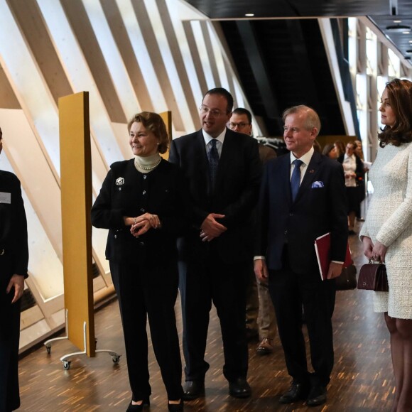 Kate Catherine Middleton (enceinte), duchesse de Cambridge et le prince William, duc de Cambridge - Visite de l'Institut Karolinska à Stockholm. Le 31 janvier 2018  Here, Prince William, Duke of Cambridge, Catherine, Duchess of Cambridge, Crown Princess Victoria, Crown Prince Daniel at the Karolinska Institute where they meet academics and practitioners to discuss Sweden's approach to managing mental health challenges.31/01/2018 - Stockholm