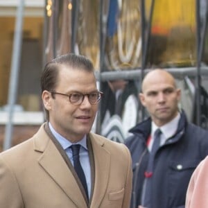 Kate Catherine Middleton (enceinte), duchesse de Cambridge, le prince William, duc de Cambridge, la princesse Victoria et le prince Daniel de Suède - Arrivées à l'Institut Karolinska à Stockholm. Le 31 janvier 2018  31st January 2018 Stockholm Sweden Britain's Prince William and Catherine, the Duchess of Cambridge, accompanied by Crown Princess Victoria and Prince Daniel arrive at the Karolinska Institute to learn about Sweden's approach to mental health challenges.31/01/2018 - Stockholm