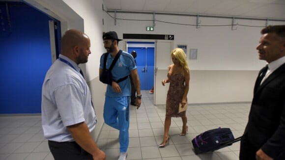 Pamela Anderson s'installe avec Adil Rami : Une belle maison avec piscine...