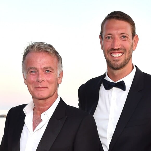 Franck Dubosc, Alain Bernard et leurs compagnes respectives Danièle et Faustine - 5e gala annuel de l'Unité Locale d'Antibes-Juan les Pins-Vallauris de la Croix-Rouge Française à l'hôtel du Cap-Eden-Roc. Antibes, le 10 juin 2017.