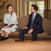La reine Rania de Jordanie regardant avec fierté son fils le prince héritier Hussein lors de l'accueil au palais Husseinieh du gouverneur général d'Australie et son épouse en octobre 2017, photo Instagram