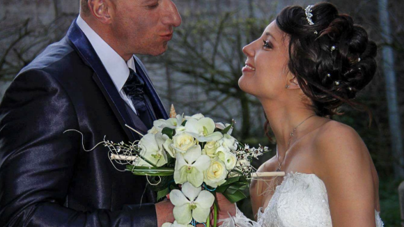 4 mariages pour 1 lune de miel : Une mariée accuse la prod' de manipulation !