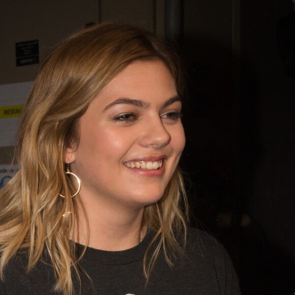 Exclusif - Louane Emera - Enregistrement de l'émission "Tout Le Monde Chante Contre Le Cancer, Les Stars Relèvent Le Défi" au Palais Des Congrès à Paris, qui sera diffusée le 1er janvier 2018 à 21h sur W9. Le 5 décembre 2017. © Joséphine Royer / Bestimage