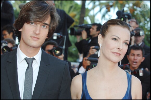 Carole Bouquet et Dimitri Rassam en 2007 à Cannes.