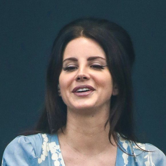 Lana Del Rey en concert lors du Festival Lollapalooza à l'Hippodrome de Longchamp à Paris. Le 23 juillet 2017 © Stéphane Vansteenkiste / Bestimage