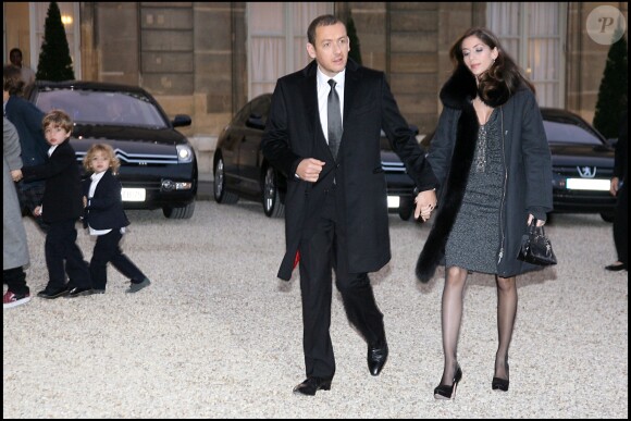 DANY BOON ET SA FEMME YAEL AVEC LEURS ENFANTS - DANY BOON RECOIT LES INSIGNES DE CHEVALIER DANS L'ORDRE DE LA LEGION D'HONNEUR DES MAINS DU PRESIDENT DE LA REPUBLIQUE AU PALAIS DE L' ELYSEE A PARIS 10/11/2009 - Paris