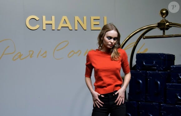 Lily-Rose Depp - Défilé Chanel "Métiers d'Art, collection Paris Cosmopolite " à Tokyo, le 31 mai 2017.