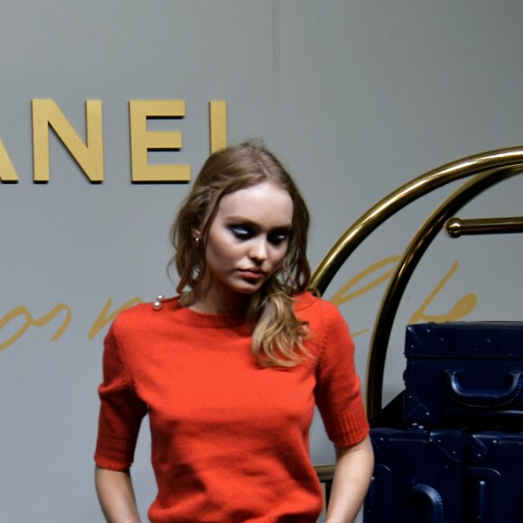 Lily-Rose Depp - Défilé Chanel "Métiers d'Art, collection Paris Cosmopolite " à Tokyo, le 31 mai 2017.