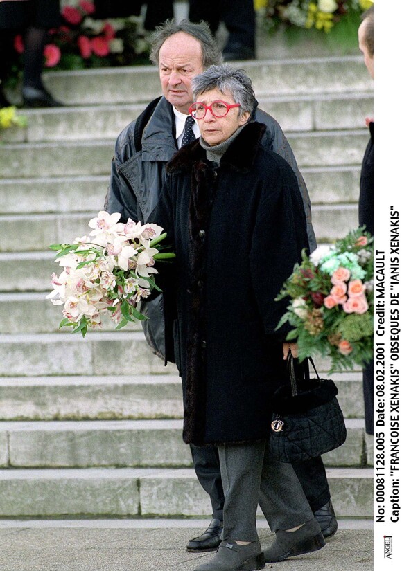 Françoise Xenakis, ici aux obsèques de son mari Iannis Xenakis le 8 février 2001, est décédée là l'âge de 87 ans le 12 février 2018.
