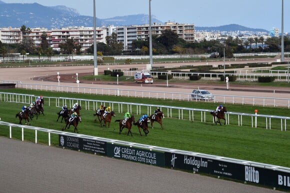 Exclusif - Une vue générale - Journée caritative au profit de la Fondation Claude Pompidou à l'Hippodrome de la Côte d'Azur à Cagnes-sur-Mer, le 11 février 2018. © Bruno Bebert/LMS/Bestimage