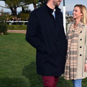 Exclusif - Alain Bernard et sa compagne Faustine ont découvert en amoureux l'univers des courses hippiques - Journée caritative au profit de la Fondation Claude Pompidou à l'Hippodrome de la Côte d'Azur à Cagnes-sur-Mer, le 11 février 2018. © Bruno Bebert/LMS/Bestimage