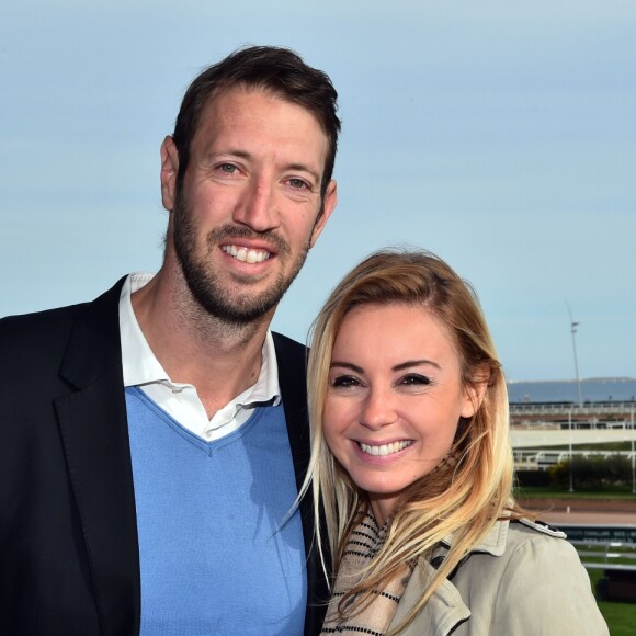 Exclusif - Alain Bernard et sa compagne Faustine ont découvert en amoureux l'univers des courses hippiques - Journée caritative au profit de la Fondation Claude Pompidou à l'Hippodrome de la Côte d'Azur à Cagnes-sur-Mer, le 11 février 2018. © Bruno Bébert/LMS/Bestimage