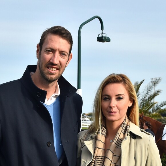 Exclusif - Alain Bernard et sa compagne Faustine ont découvert en amoureux l'univers des courses hippiques - Journée caritative au profit de la Fondation Claude Pompidou à l'Hippodrome de la Côte d'Azur à Cagnes-sur-Mer, le 11 février 2018. © Bruno Bebert/LMS/Bestimage