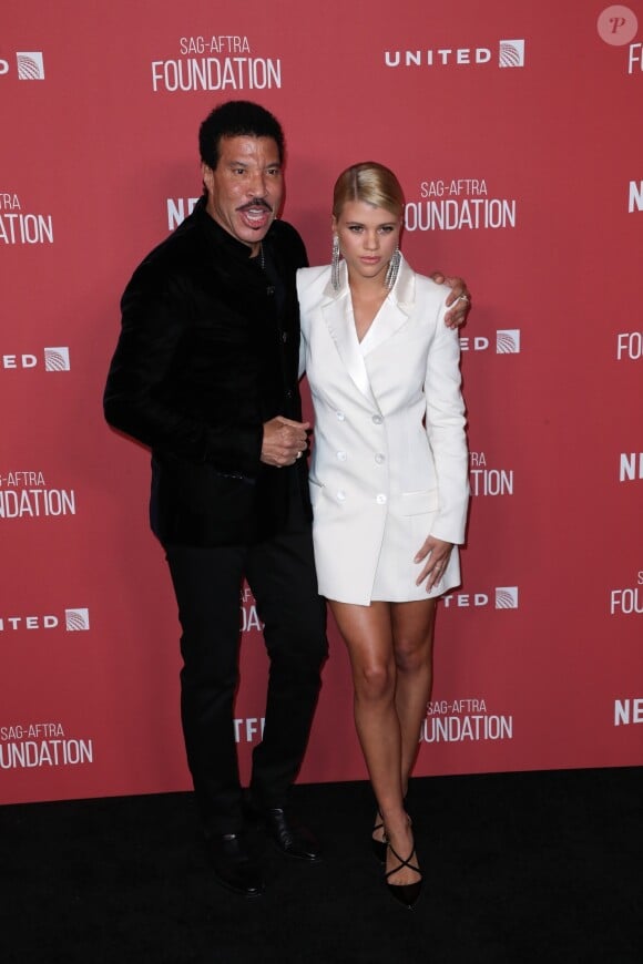Lionel Richie et sa fille Sofia Richie à la soirée caritative SAG-AFTRA au Wallis Annenberg Center à Beverly Hills, le 9 novembre 2017