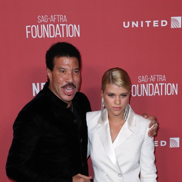 Lionel Richie et sa fille Sofia Richie à la soirée caritative SAG-AFTRA au Wallis Annenberg Center à Beverly Hills, le 9 novembre 2017