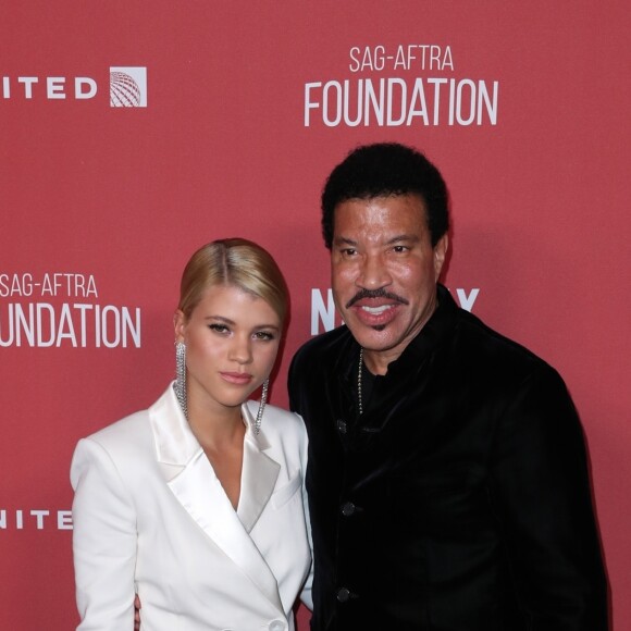 Lionel Richie et sa fille Sofia Richie à la soirée caritative SAG-AFTRA au Wallis Annenberg Center à Beverly Hills, le 9 novembre 2017