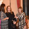 La duchesse Catherine de Cambridge, enceinte et en Erdem, a pu s'entretenir avec Stella McCartney et Anna Wintour lors de la réception organisée pour célébrer le "Commonwealth Fashion Exchange" au Palais de Buckingham à Londres, le 19 février 2018.