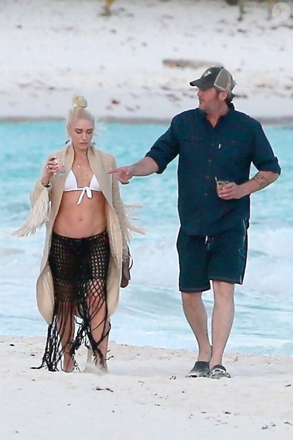 Exclusif - Gwen Stefani et son compagnon Blake Shelton se relaxent avec des amis à Playa del Carmen au Mexique le 18 janvier 2018.