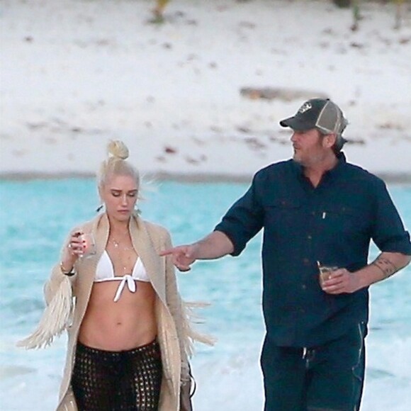 Exclusif - Gwen Stefani et son compagnon Blake Shelton se relaxent avec des amis à Playa del Carmen au Mexique le 18 janvier 2018.