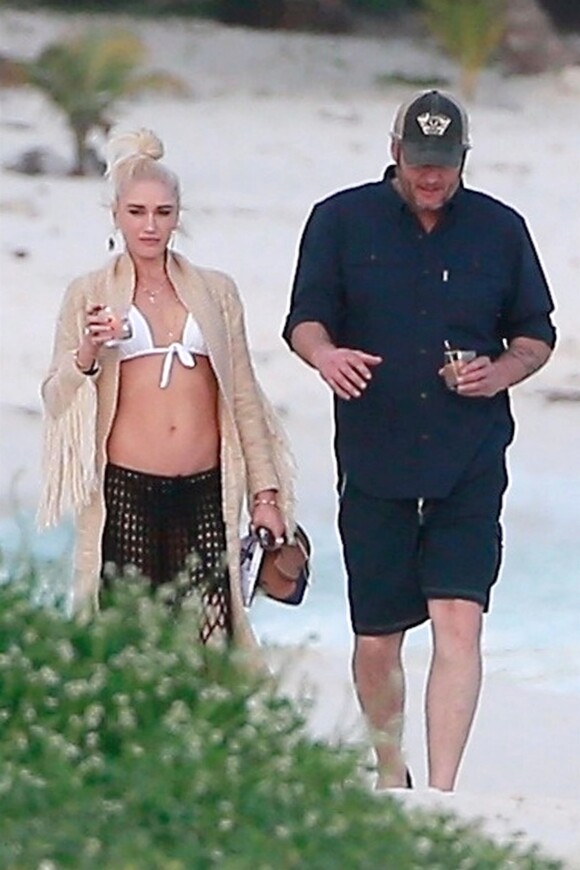 Exclusif - Gwen Stefani et son compagnon Blake Shelton se relaxent avec des amis à Playa del Carmen au Mexique le 18 janvier 2018.