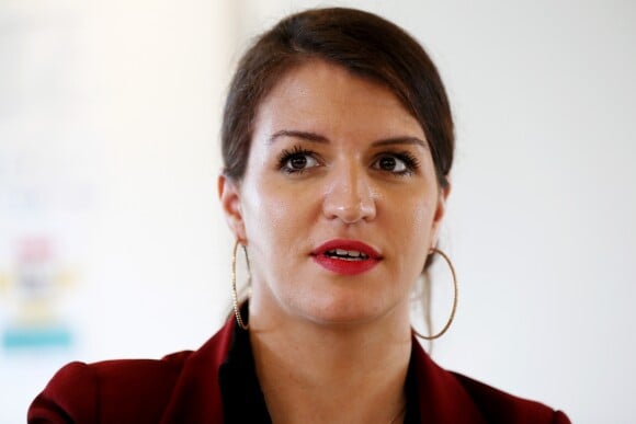 Marlène Schiappa, secrétaire d'État chargée de l'Egalité entre les femmes et les hommes, en visite à la "Maison de Simone", l'association qui accueille des femmes victimes de violences conjugales à Pessac, banlieue bordelaise, France, le 19 février 2018. © Patrick Bernard/Bestimage