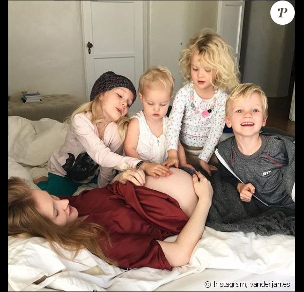 James Van Der Beek bientôt papa pour la cinquième fois, il fait l'annonce sur Instagram, jeudi 23 février 2018