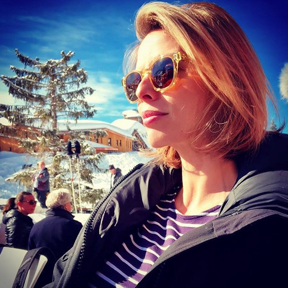 Sylvie Tellier a confirmé sa troisième grossesse lors de ses vacances au ski. Depuis, elle prend soin d'elle. Février 2018.