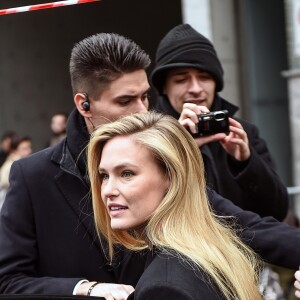 Bar Refaeli - Défilé de mode "Giorgio Armani" lors de la fashion week de Milan. Le 24 février 2018.
