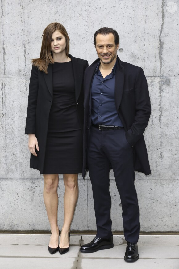 L'acteur italien Stefano Accorsi et son épouse Bianca Vitali - Défilé de mode "Giorgio Armani" lors de la fashion week de Milan. Le 24 février 2018.