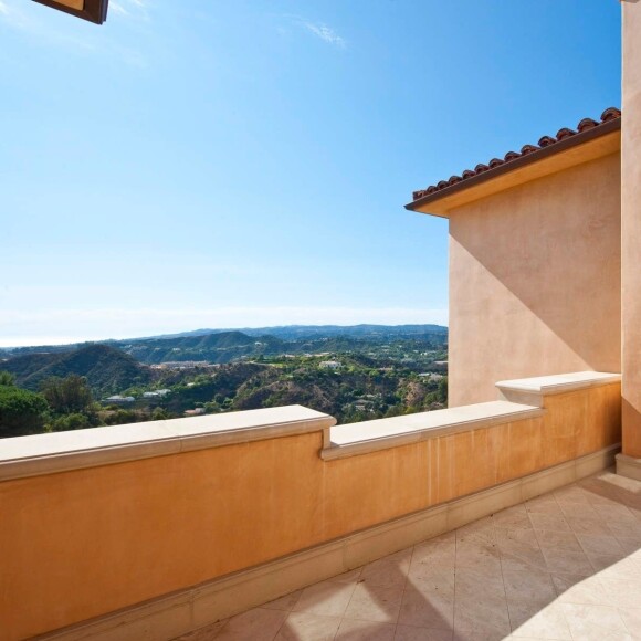 Mariah Carey loue cette maison à Beverly Hills 35 000 dollars par mois.
