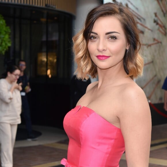 Priscilla Betti à la sortie de l'hôtel Majestic pendant le 70 ème Festival International du film de Cannes, France, le 18 mai 2017. © Giancarlo Gorassini/Bestimage