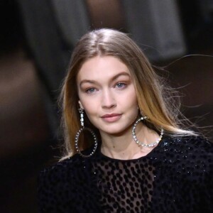 Gigi Hadid - Défilé Isabel Marant, collection hiver 2018 au Jardin des Tuileries. Paris, le 1er mars 2018.