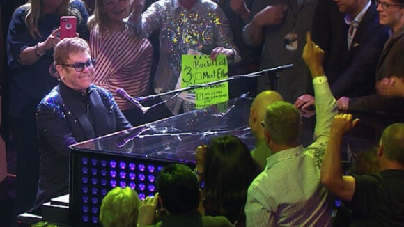 Elton John craque sur scène à Las Vegas, le 1er mars 2018.