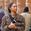 Chanel Iman se promène dans les rues de New York, le 9 novembre 2017.